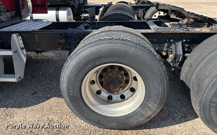 image for item YA0009 2013 Mack CXU613 semi truck