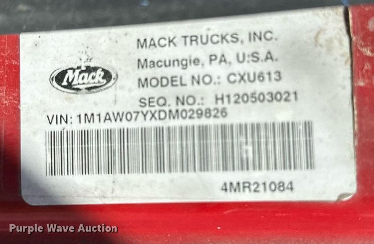 image for item YA0009 2013 Mack CXU613 semi truck
