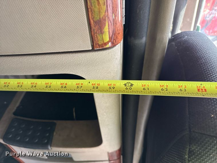 image for item YA0010 2015 Freightliner Cascadia 125  semi truck