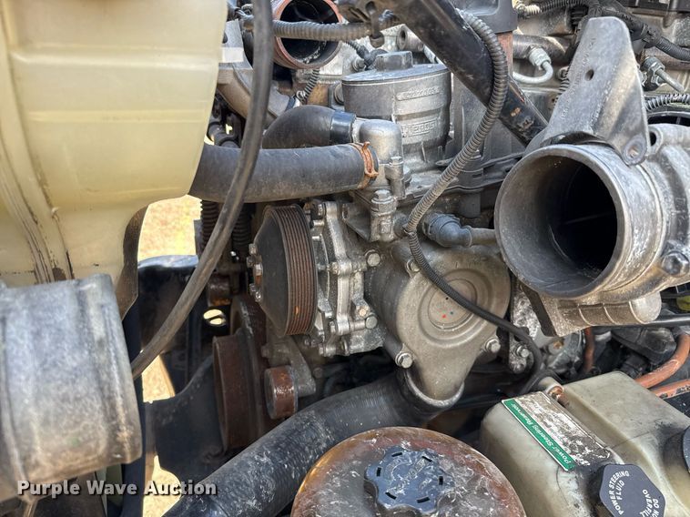 image for item YA0010 2015 Freightliner Cascadia 125  semi truck