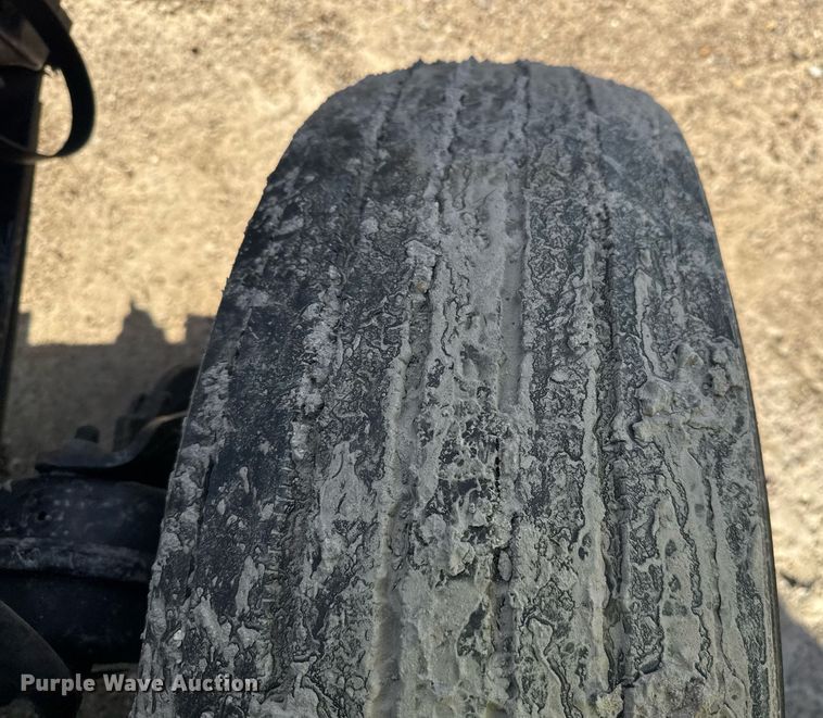 image for item YA0010 2015 Freightliner Cascadia 125  semi truck