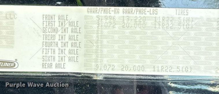 image for item YA0010 2015 Freightliner Cascadia 125  semi truck