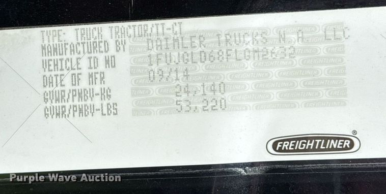 image for item YA0010 2015 Freightliner Cascadia 125  semi truck