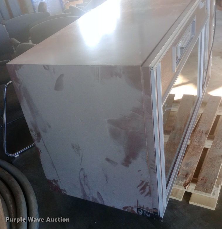 image for item DH1320 Vending machine