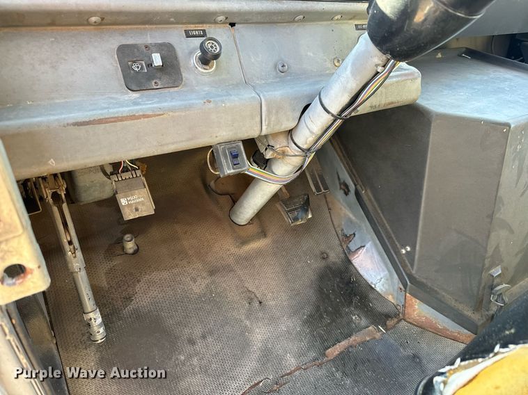 image for item DO1739 1990 Chevrolet  Step Van 30 delivery truck