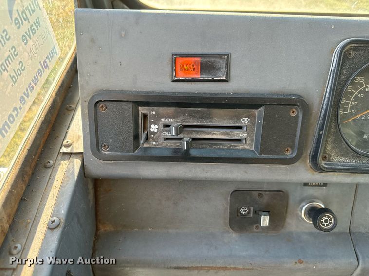 image for item DO1739 1990 Chevrolet  Step Van 30 delivery truck