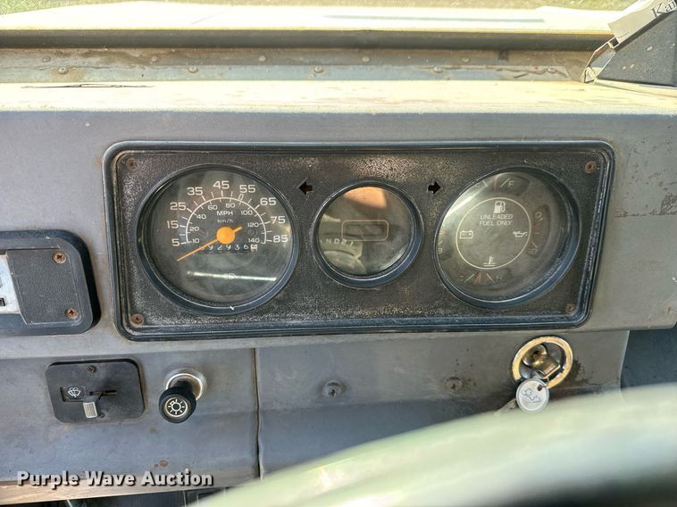 image for item DO1739 1990 Chevrolet  Step Van 30 delivery truck