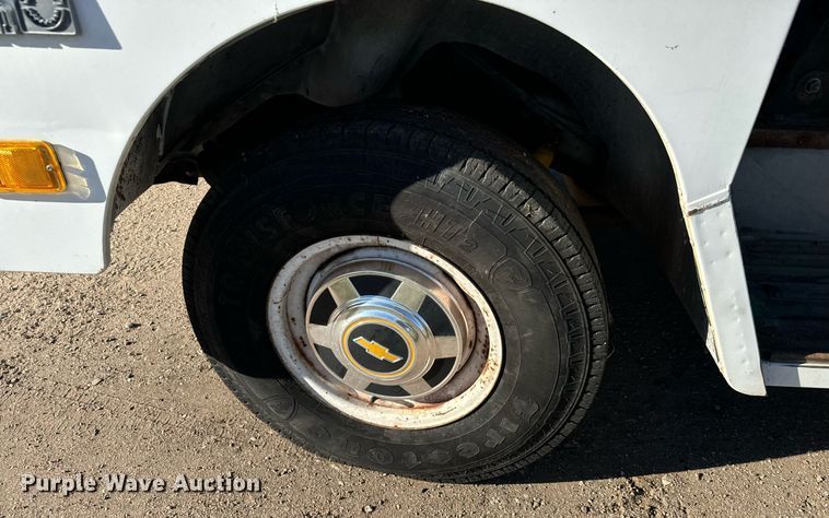 image for item DO1739 1990 Chevrolet  Step Van 30 delivery truck