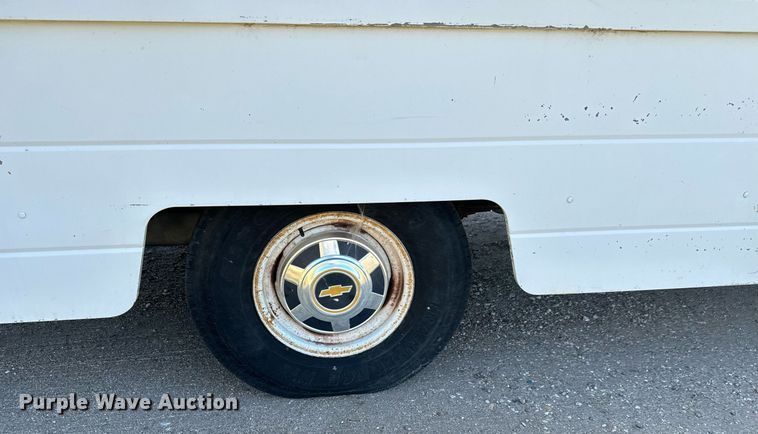 image for item DO1739 1990 Chevrolet  Step Van 30 delivery truck
