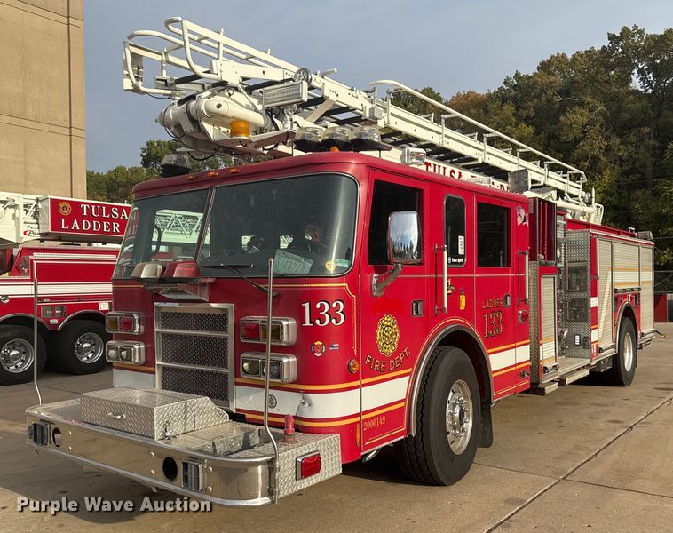image for item DO7600 2000 Pierce Telesquirt ladder fire truck