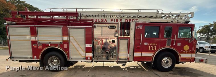 image for item DO7600 2000 Pierce Telesquirt ladder fire truck