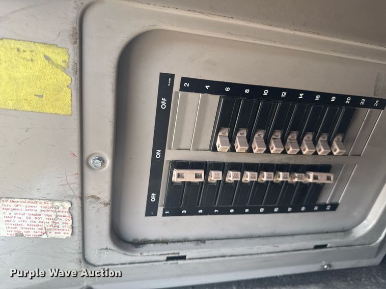 image for item DO7600 2000 Pierce Telesquirt ladder fire truck