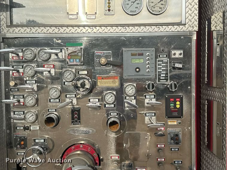 image for item DO7600 2000 Pierce Telesquirt ladder fire truck