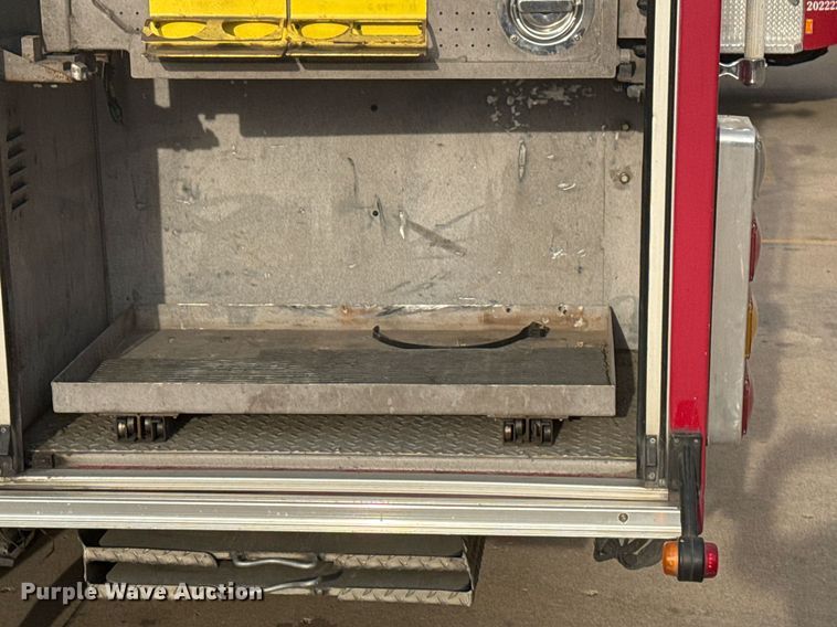 image for item DO7600 2000 Pierce Telesquirt ladder fire truck