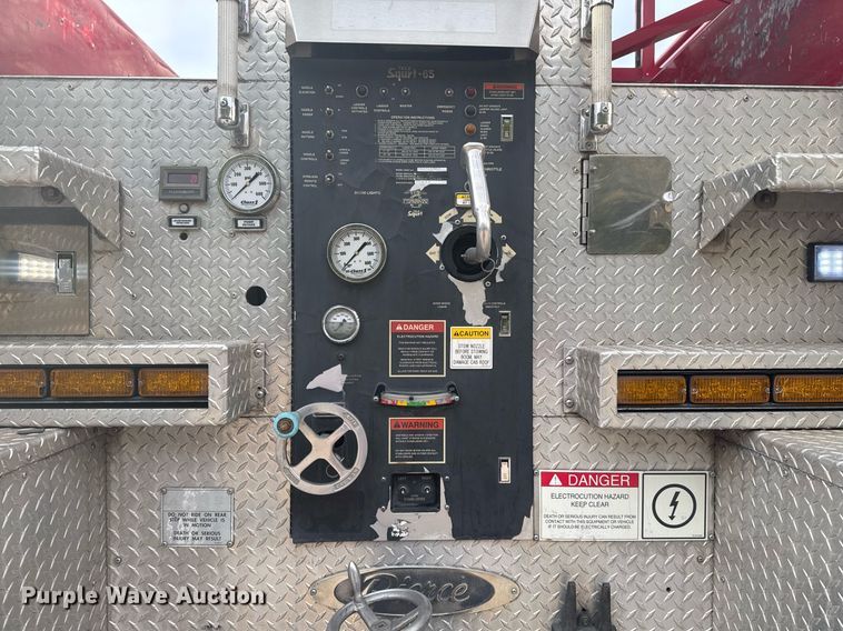 image for item DO7600 2000 Pierce Telesquirt ladder fire truck