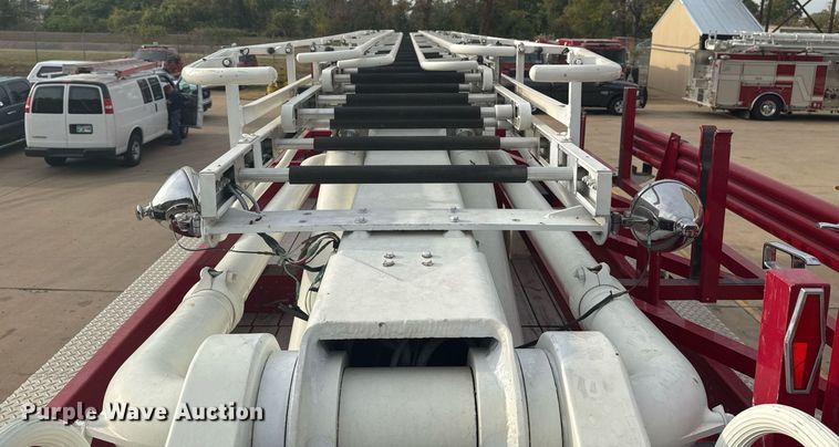 image for item DO7600 2000 Pierce Telesquirt ladder fire truck