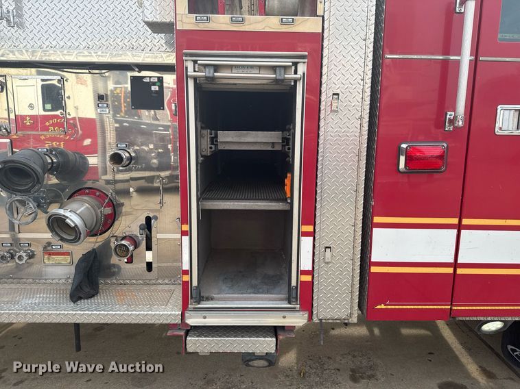 image for item DO7600 2000 Pierce Telesquirt ladder fire truck