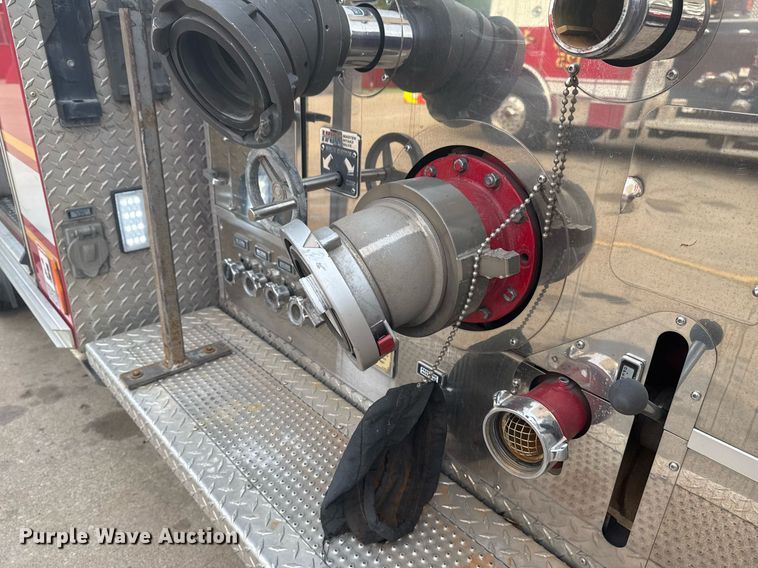 image for item DO7600 2000 Pierce Telesquirt ladder fire truck