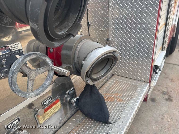 image for item DO7600 2000 Pierce Telesquirt ladder fire truck