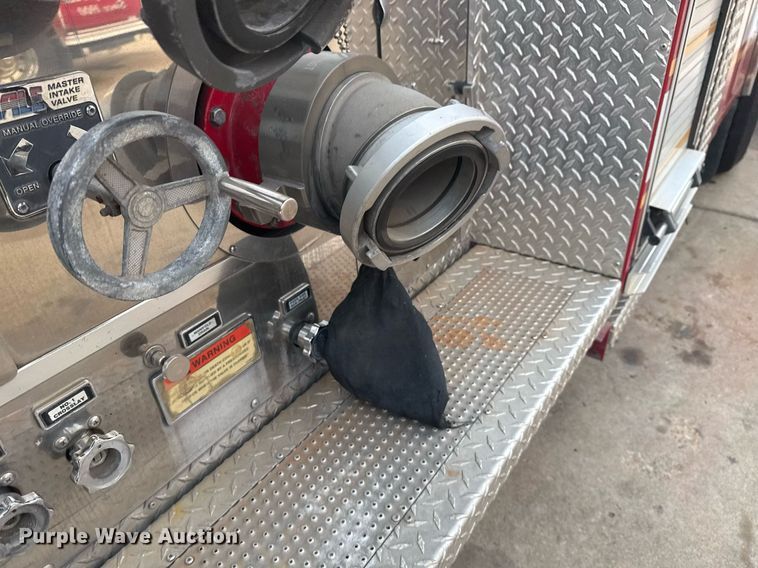 image for item DO7600 2000 Pierce Telesquirt ladder fire truck