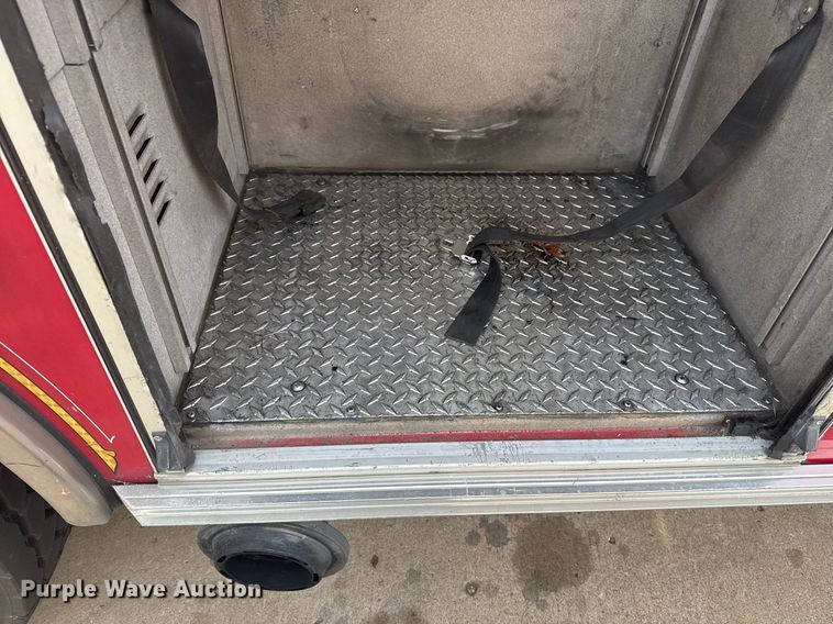 image for item DO7600 2000 Pierce Telesquirt ladder fire truck