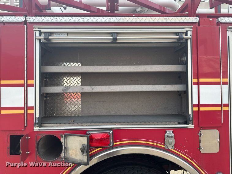 image for item DO7600 2000 Pierce Telesquirt ladder fire truck