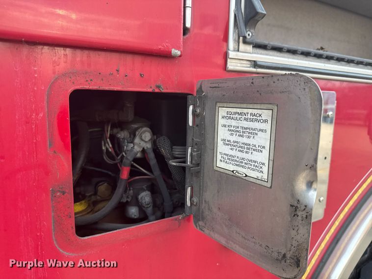 image for item DO7600 2000 Pierce Telesquirt ladder fire truck