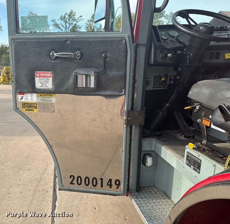 image for item DO7600 2000 Pierce Telesquirt ladder fire truck