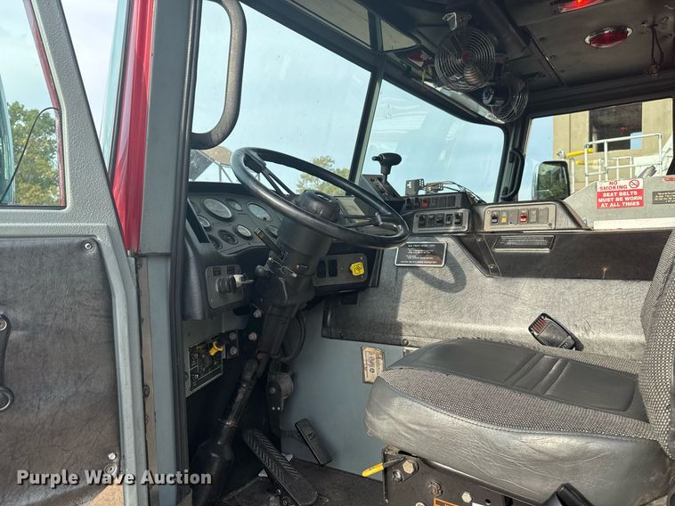 image for item DO7600 2000 Pierce Telesquirt ladder fire truck