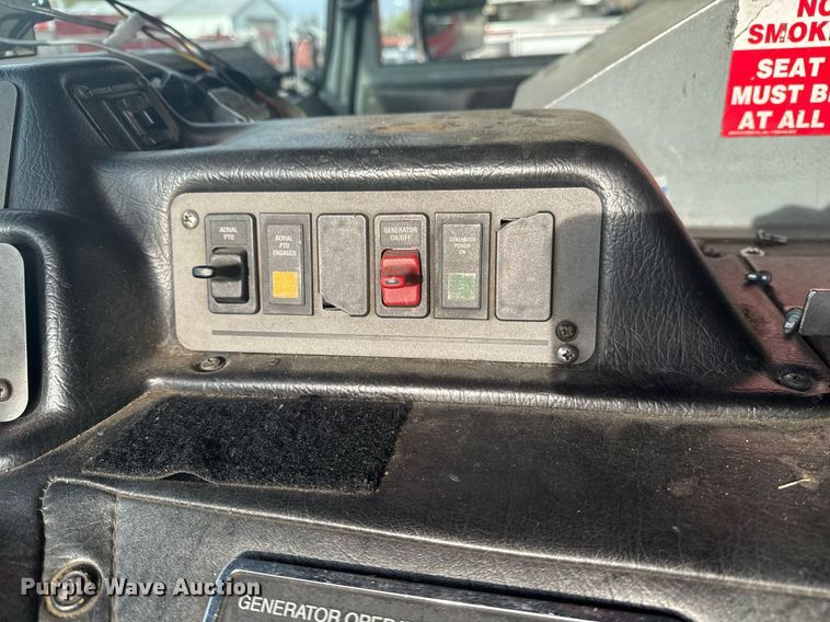 image for item DO7600 2000 Pierce Telesquirt ladder fire truck