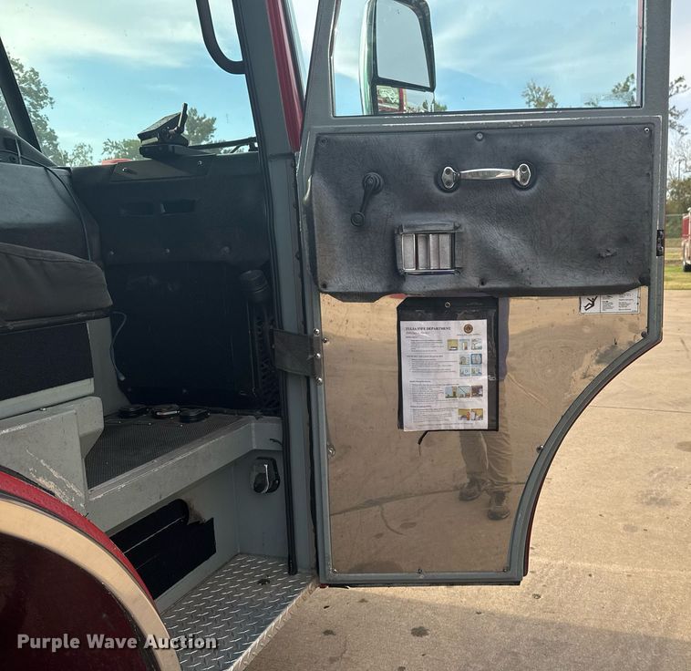 image for item DO7600 2000 Pierce Telesquirt ladder fire truck