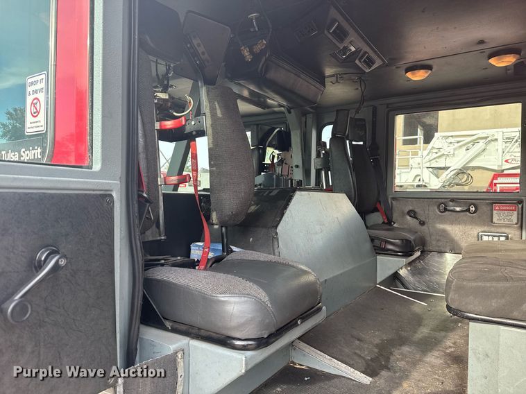 image for item DO7600 2000 Pierce Telesquirt ladder fire truck