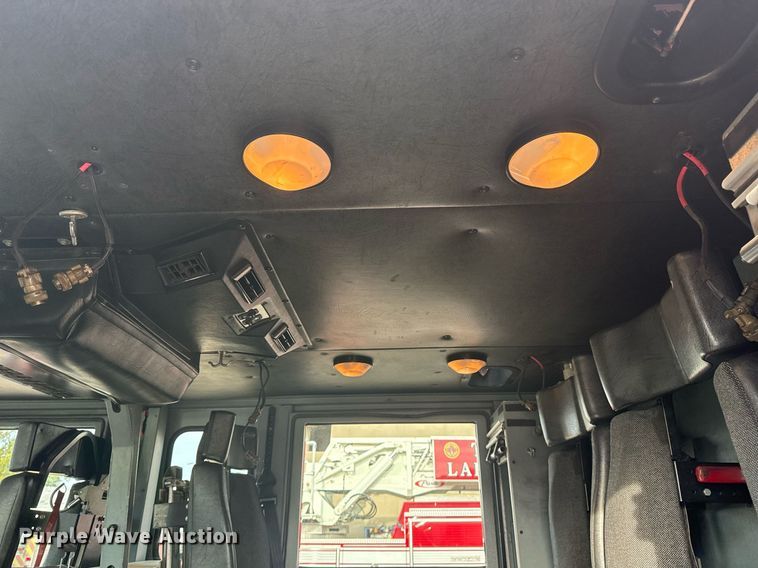 image for item DO7600 2000 Pierce Telesquirt ladder fire truck