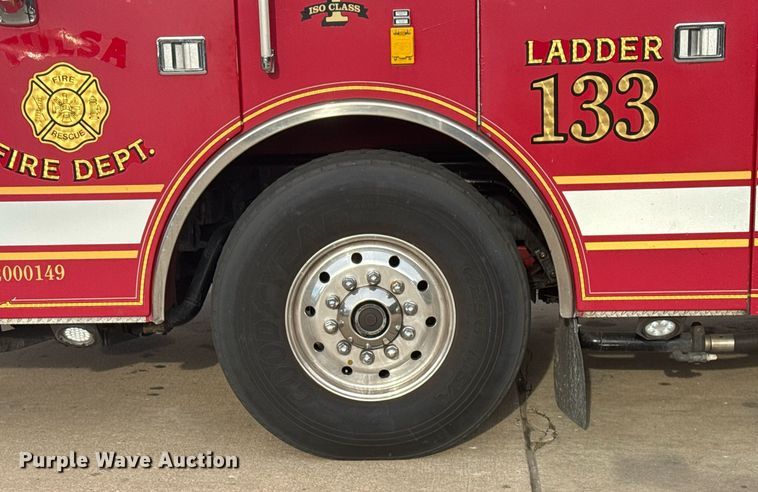 image for item DO7600 2000 Pierce Telesquirt ladder fire truck