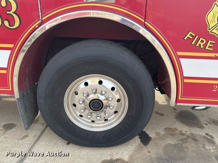 image for item DO7600 2000 Pierce Telesquirt ladder fire truck