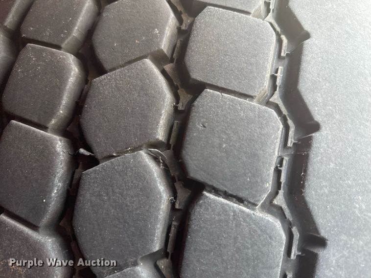 image for item DO7600 2000 Pierce Telesquirt ladder fire truck