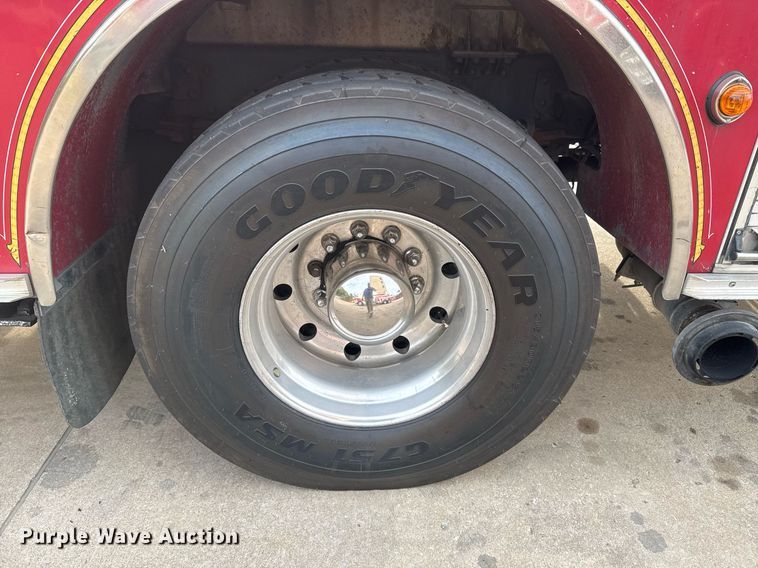 image for item DO7600 2000 Pierce Telesquirt ladder fire truck