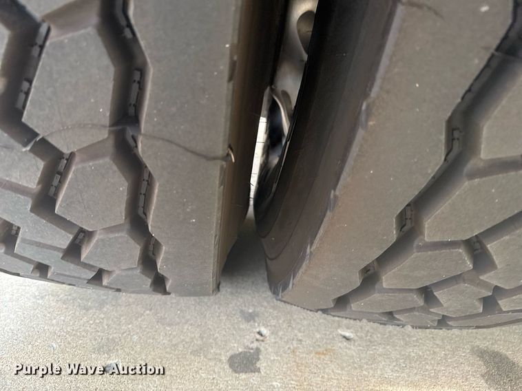 image for item DO7600 2000 Pierce Telesquirt ladder fire truck