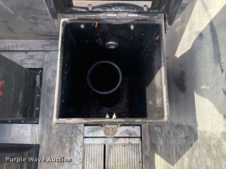 image for item DO7601 1995 Emergency One 1500 pumper fire truck