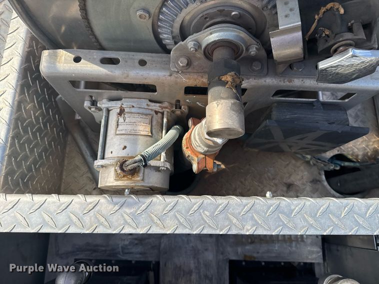 image for item DO7601 1995 Emergency One 1500 pumper fire truck