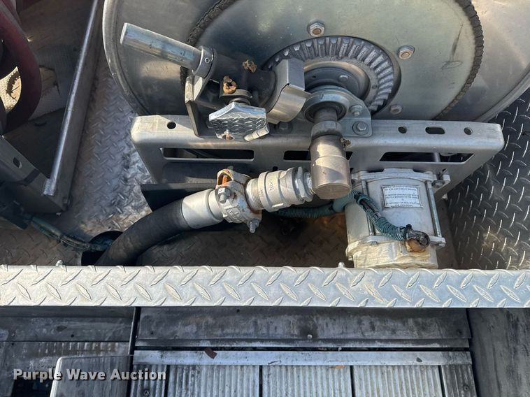 image for item DO7601 1995 Emergency One 1500 pumper fire truck