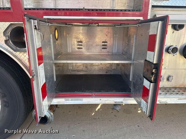 image for item DO7601 1995 Emergency One 1500 pumper fire truck