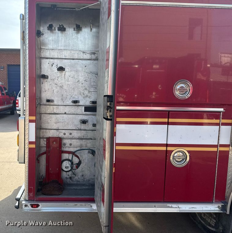 image for item DO7601 1995 Emergency One 1500 pumper fire truck