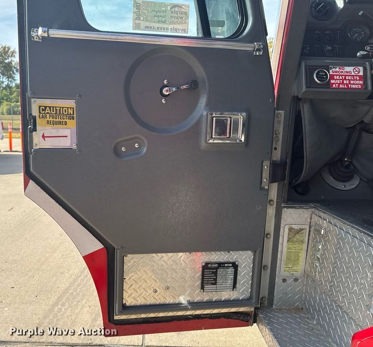 image for item DO7601 1995 Emergency One 1500 pumper fire truck