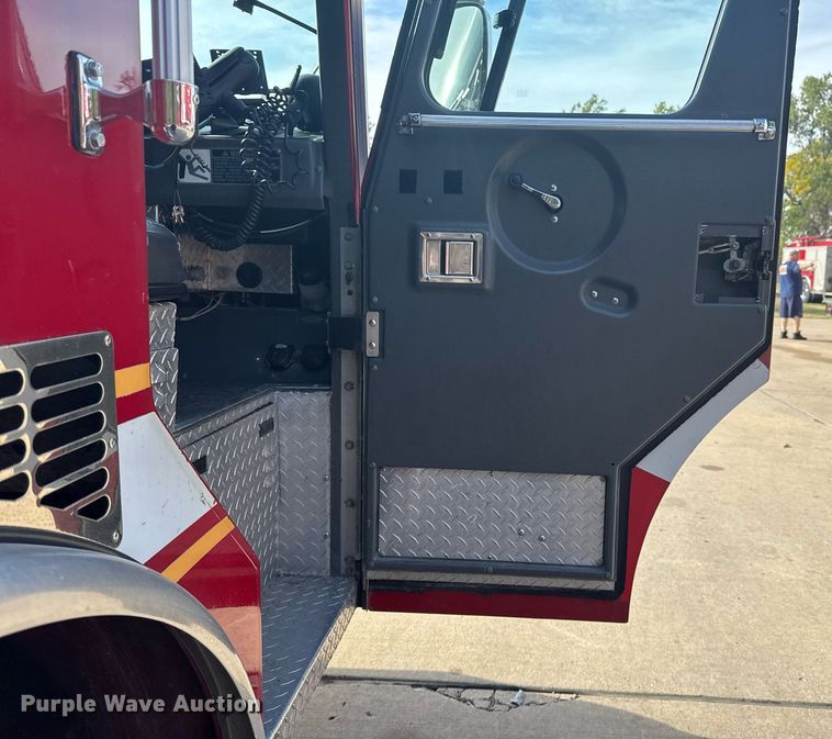 image for item DO7601 1995 Emergency One 1500 pumper fire truck