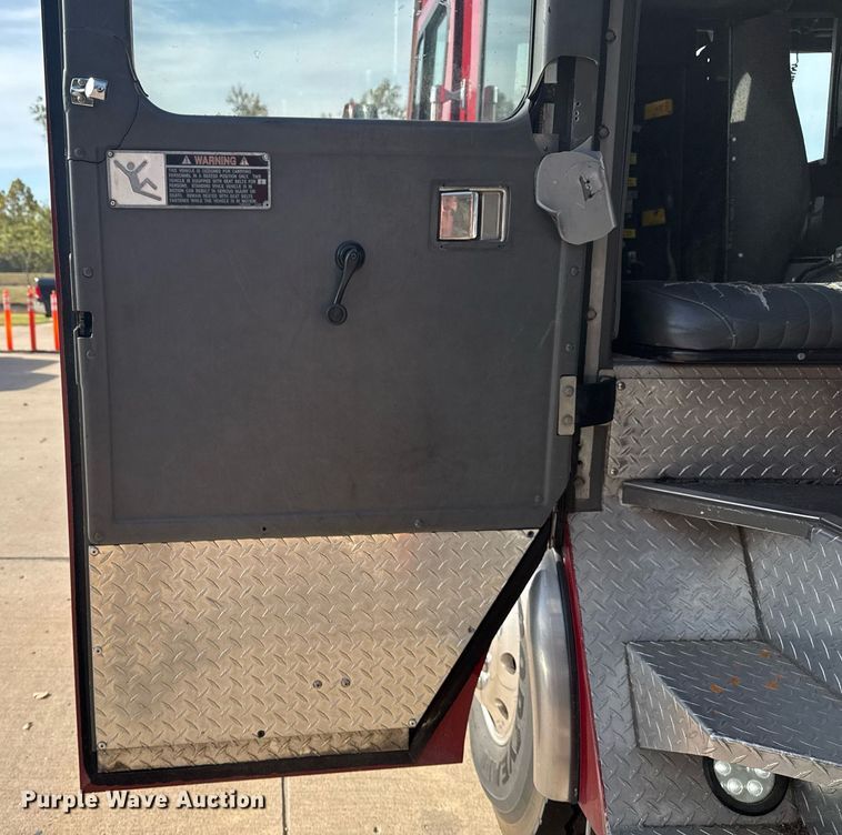 image for item DO7601 1995 Emergency One 1500 pumper fire truck