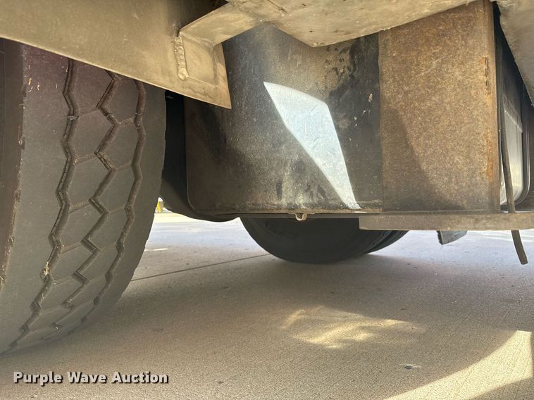 image for item DO7601 1995 Emergency One 1500 pumper fire truck