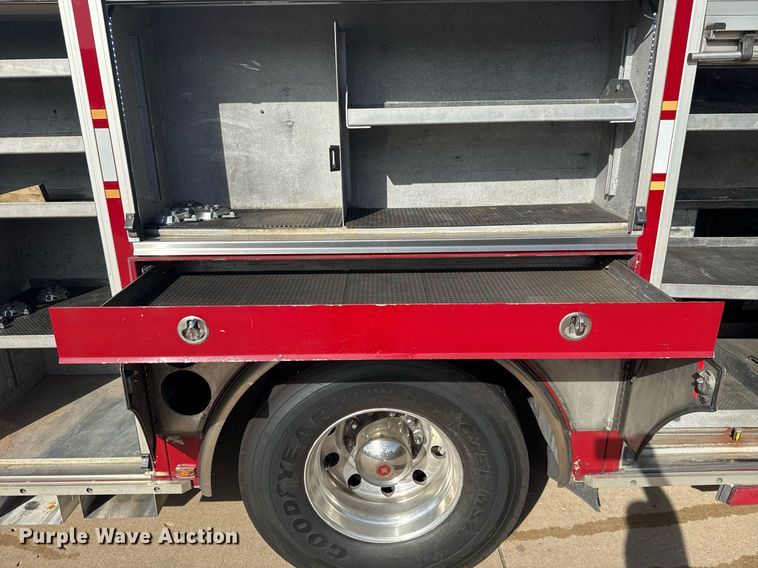 image for item DO7602 2007 Spartan Gladiator pumper fire truck