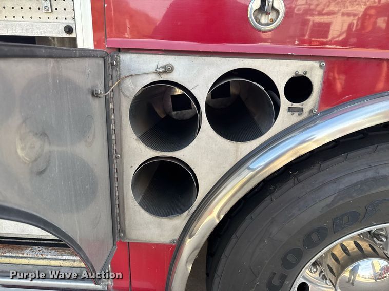 image for item DO7602 2007 Spartan Gladiator pumper fire truck