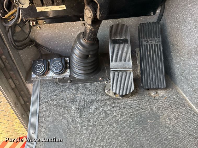 image for item DO7602 2007 Spartan Gladiator pumper fire truck